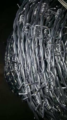 厂家销售 镀锌钢丝绳 铁丝刺绳网 刀片卷圈刺铁丝 包塑刺绳